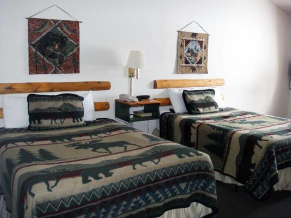 איגל ריבר Hiawatha Lodge Inn חדר תמונה